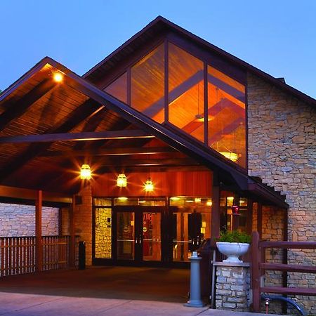 Burr Oak Lodge And Conference Center Glouster Exterior foto